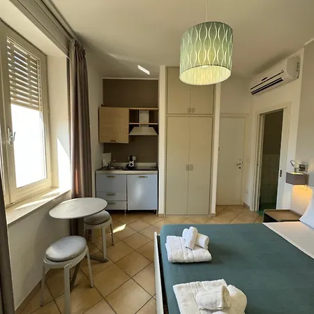 San Pietro 4* אוטרנטו